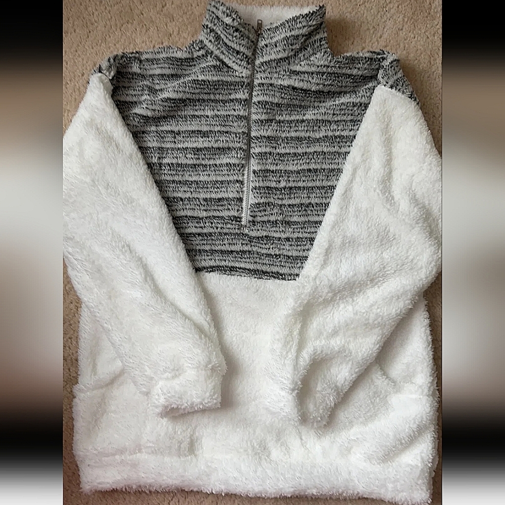 Women's Faux Fur Sweatshirt.
